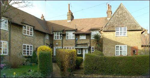 39-43 Asmuns Place